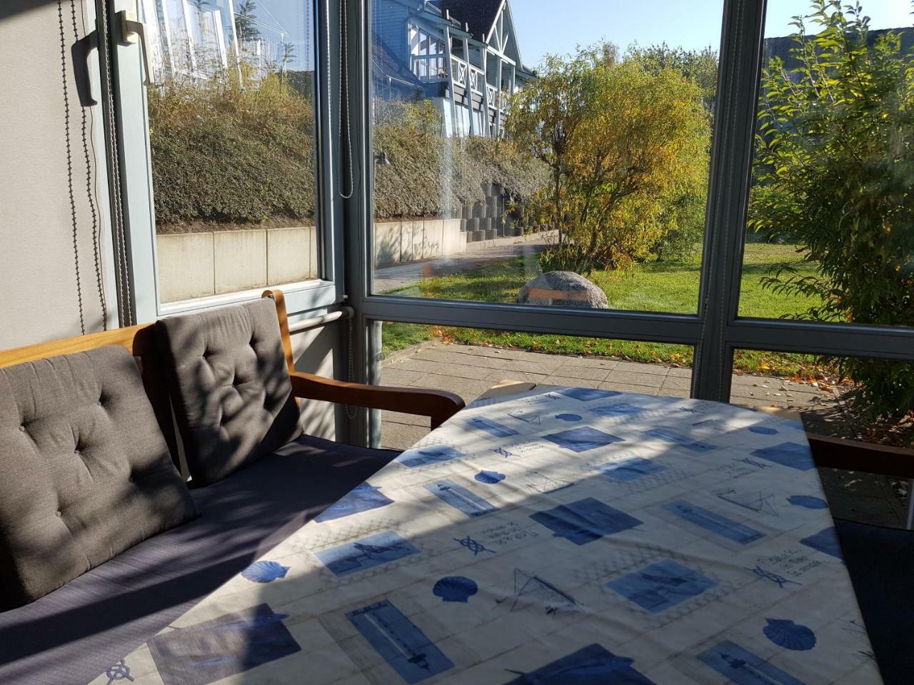 Ferienwohnung 4 Im Haus Am See Mit Wintergarten Und Terrasse Seedorf  Kamer foto
