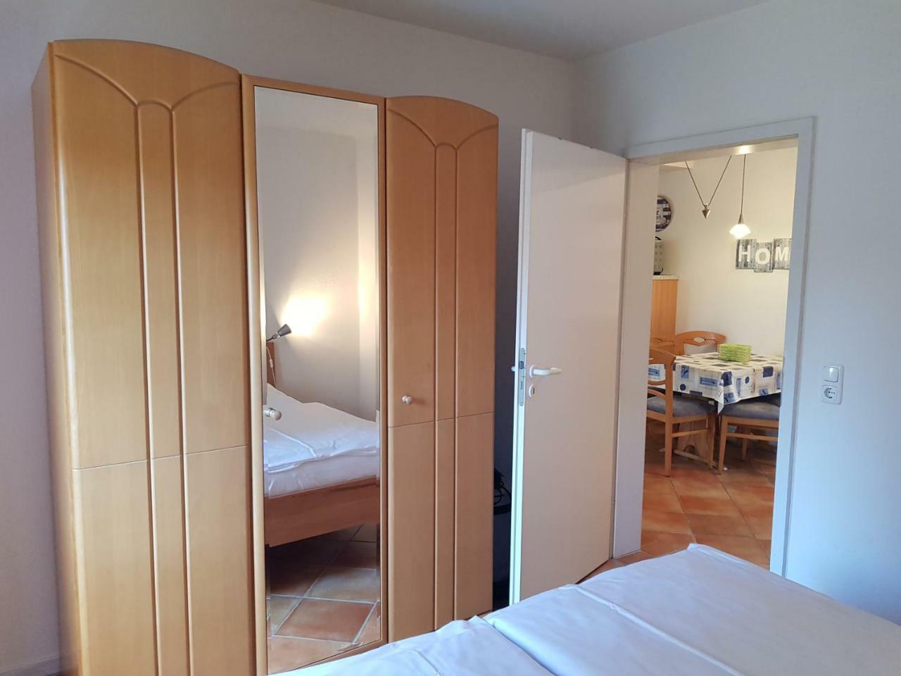 Ferienwohnung 4 Im Haus Am See Mit Wintergarten Und Terrasse Seedorf  Kamer foto
