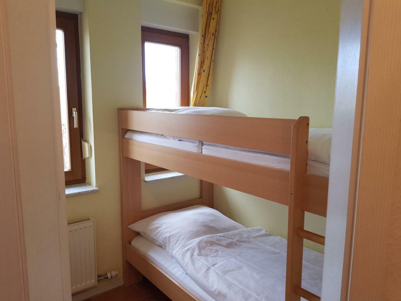 Ferienwohnung 4 Im Haus Am See Mit Wintergarten Und Terrasse Seedorf  Kamer foto