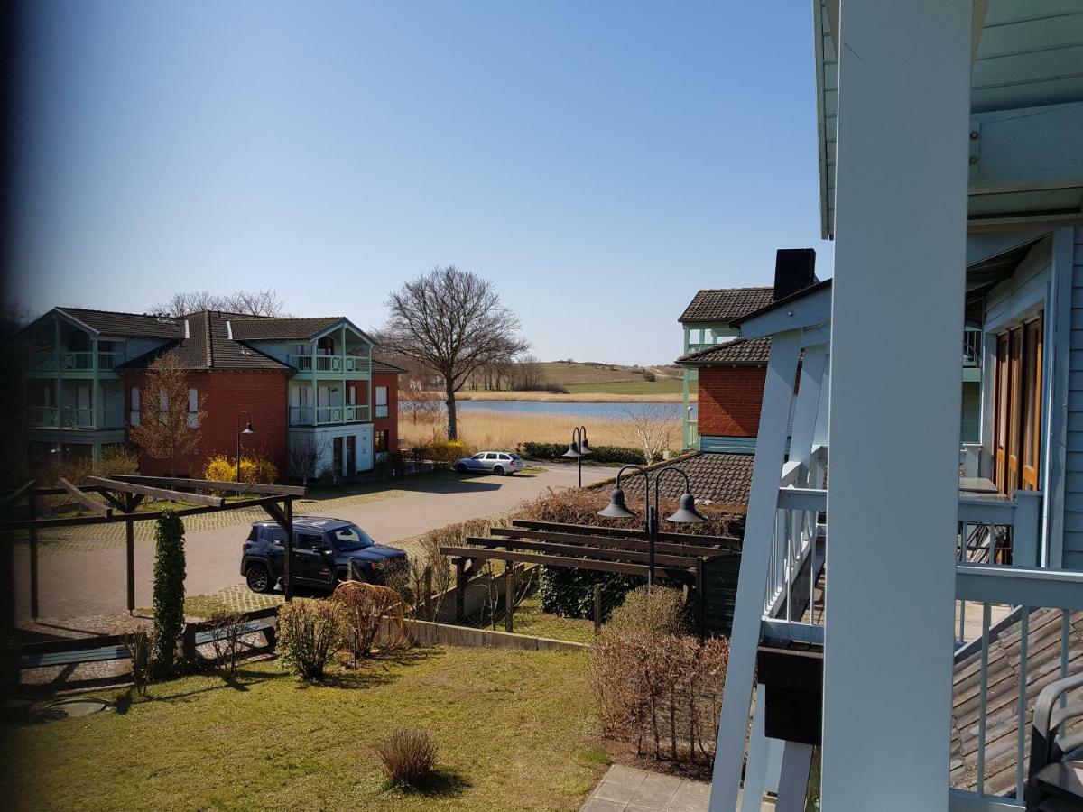 Ferienwohnung 4 Im Haus Am See Mit Wintergarten Und Terrasse Seedorf  Kamer foto